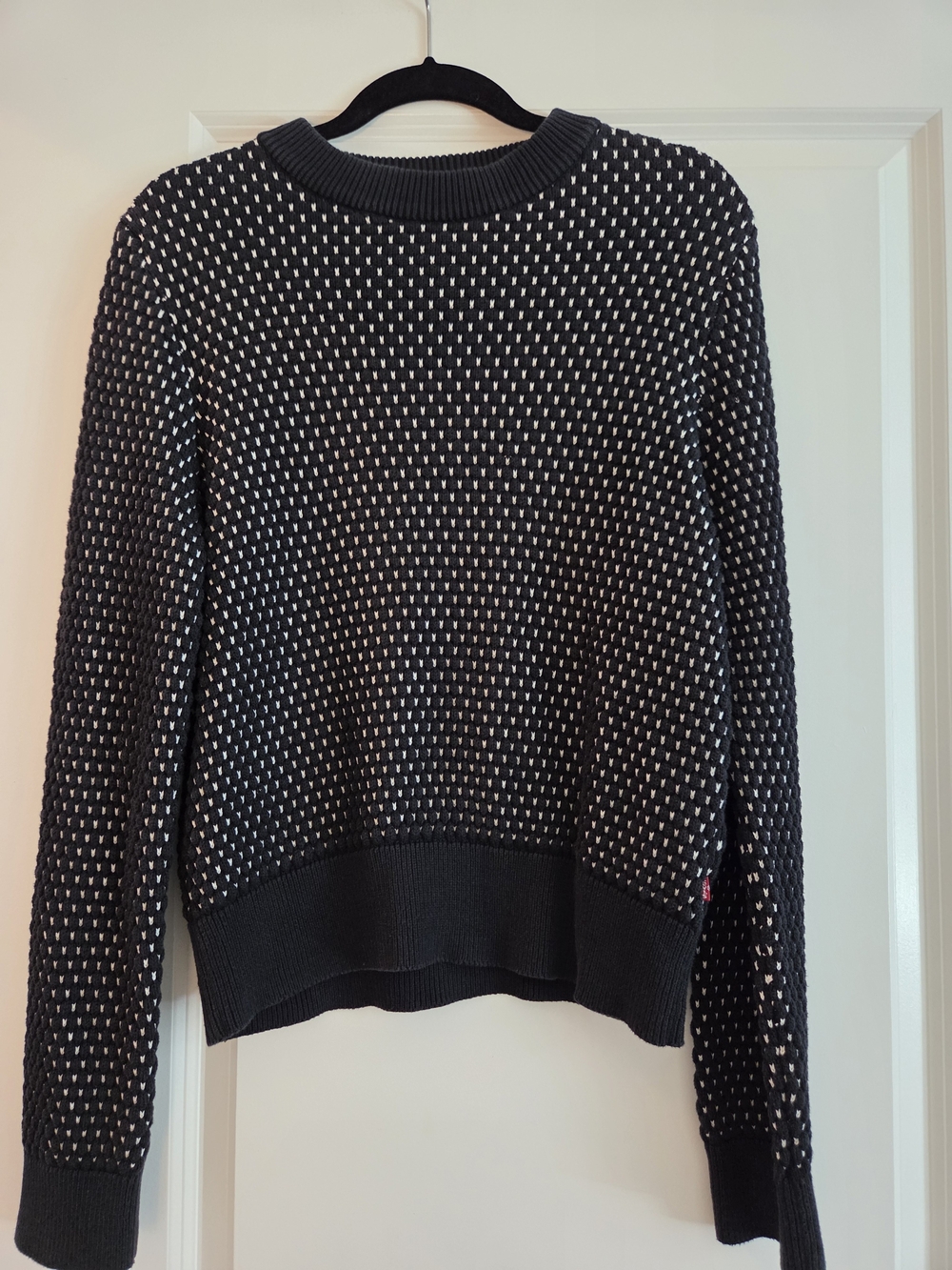 Levi’s Black & Cream Textured Knit Sweater Size Large